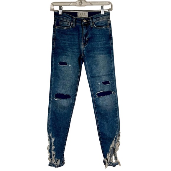 Free People Woman’s Medium Wash Skinny Distressed Jeans With Frayed Ankle Detail - Picture 3 of 9